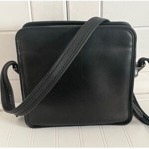 Coach Vintage Black Leather Bag Legacy Zip Shoulder Purse Style 9168 Great